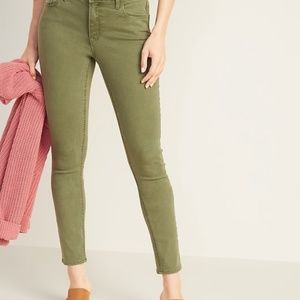 Old Navy Rockstar Super Skinny - olive- size 4